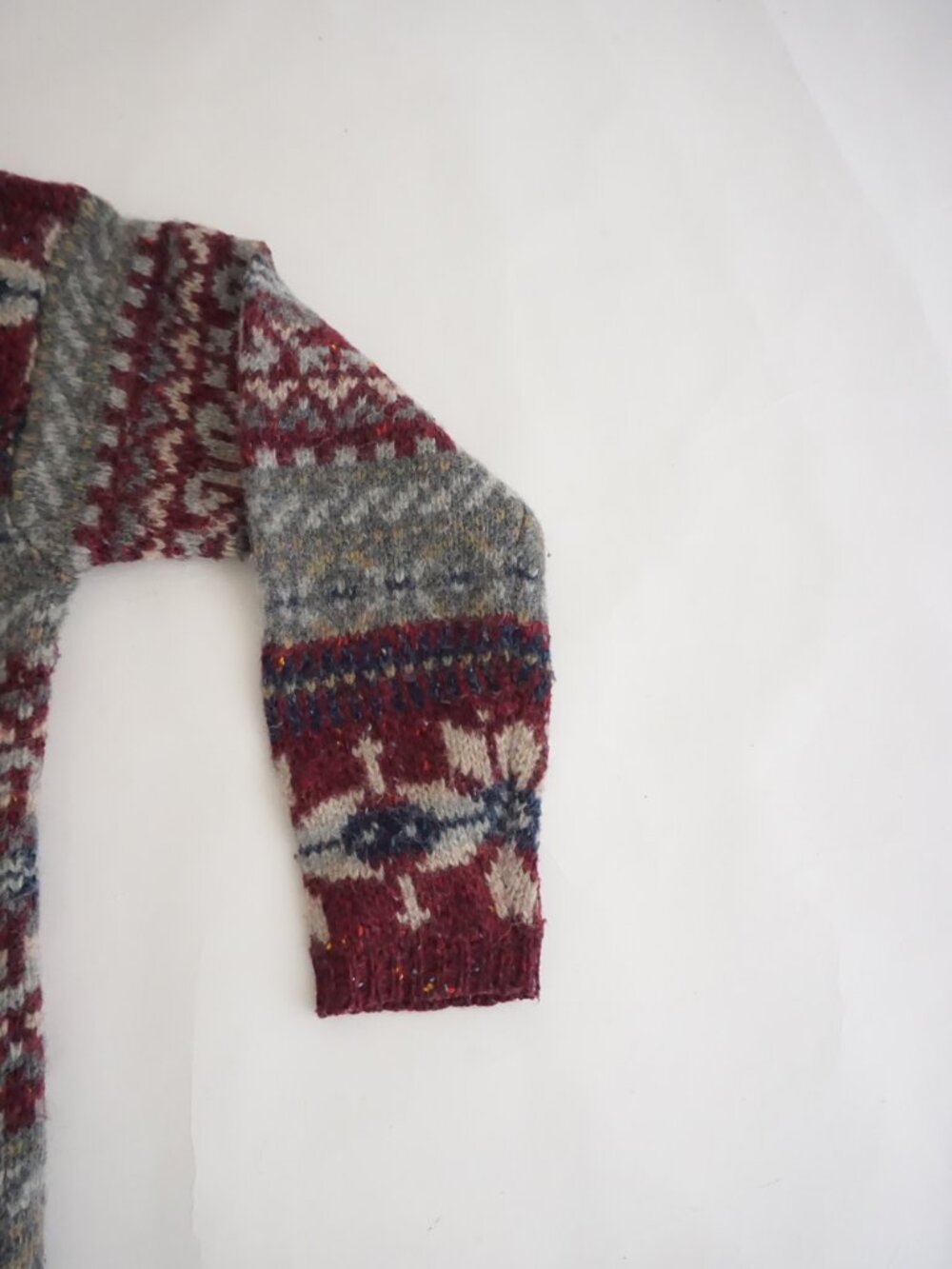 Vintage American Eagle Outfitters Burgundy Fair Isle Snowflake Wool Cardigan L - Picture 4 of 9